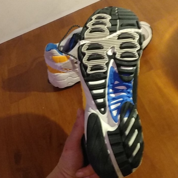 Adidas Adiprene Size US 9 1/2 - Picture 3 of 4